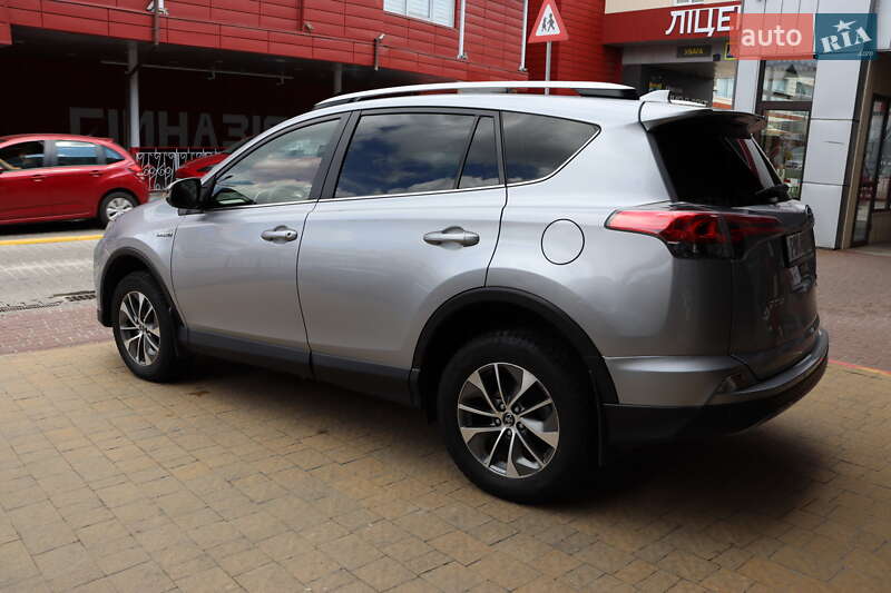 Позашляховик / Кросовер Toyota RAV4 2018 в Львові