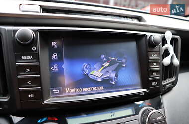 Внедорожник / Кроссовер Toyota RAV4 2018 в 