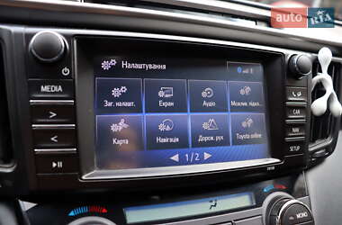 Внедорожник / Кроссовер Toyota RAV4 2018 в 
