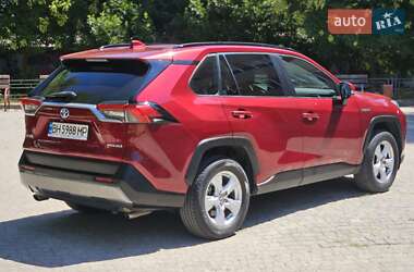 Внедорожник / Кроссовер Toyota RAV4 2019 в 