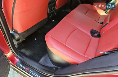 Внедорожник / Кроссовер Toyota RAV4 2019 в 