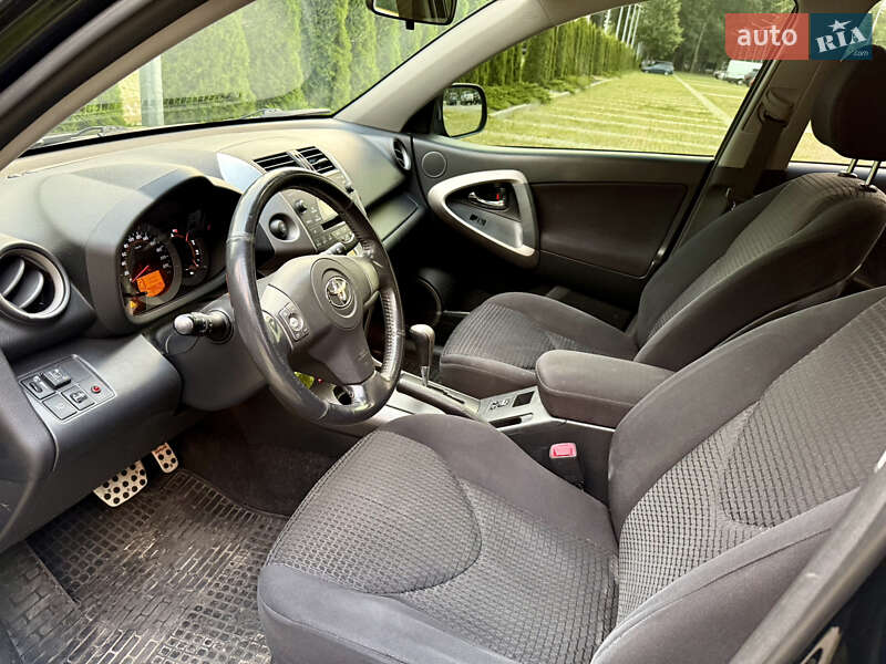 Позашляховик / Кросовер Toyota RAV4 2008 в Харкові