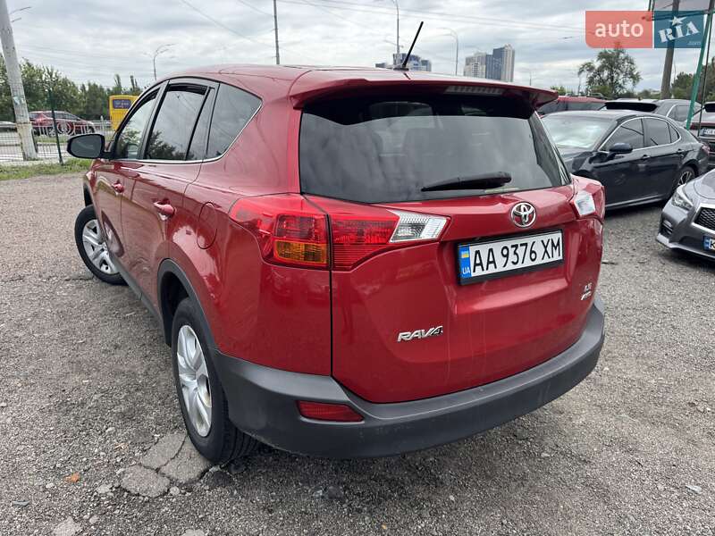 Внедорожник / Кроссовер Toyota RAV4 2015 в Киеве