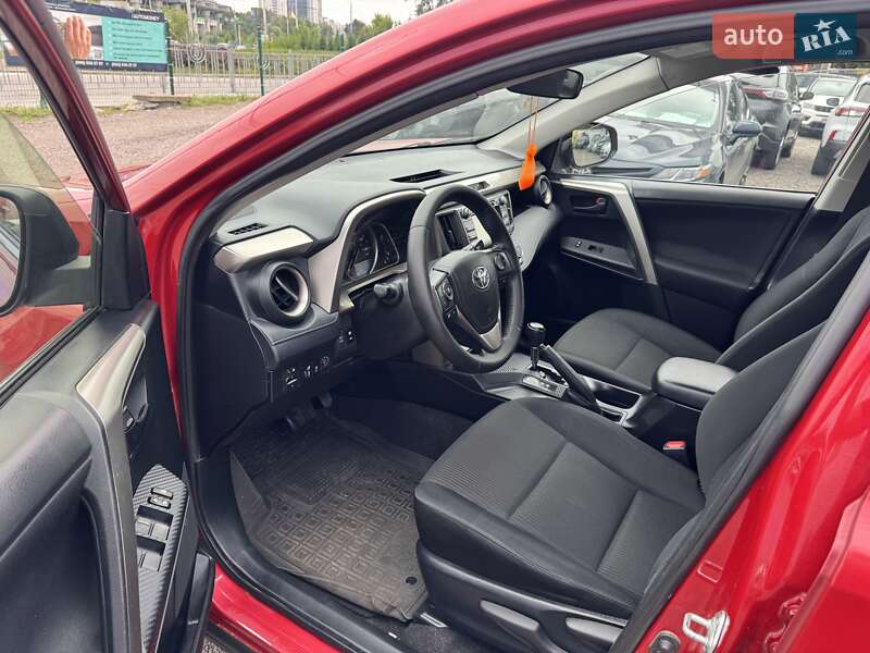 Внедорожник / Кроссовер Toyota RAV4 2015 в Киеве