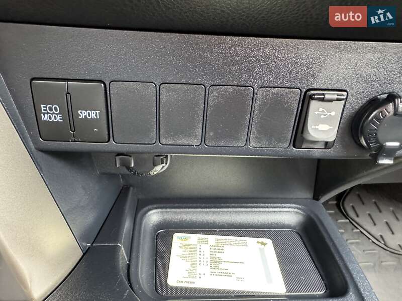 Внедорожник / Кроссовер Toyota RAV4 2015 в Киеве