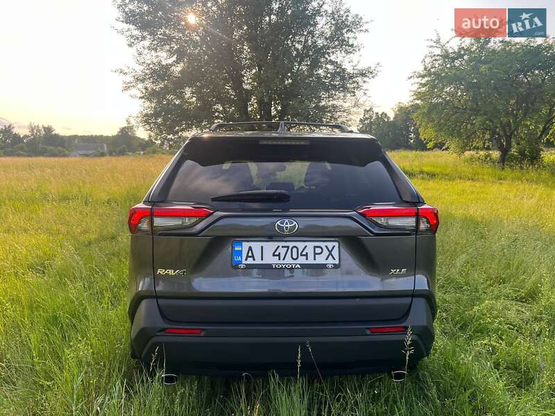 Позашляховик / Кросовер Toyota RAV4 2024 в Білопіллі