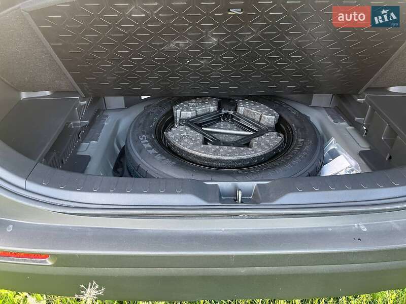 Позашляховик / Кросовер Toyota RAV4 2024 в Білопіллі