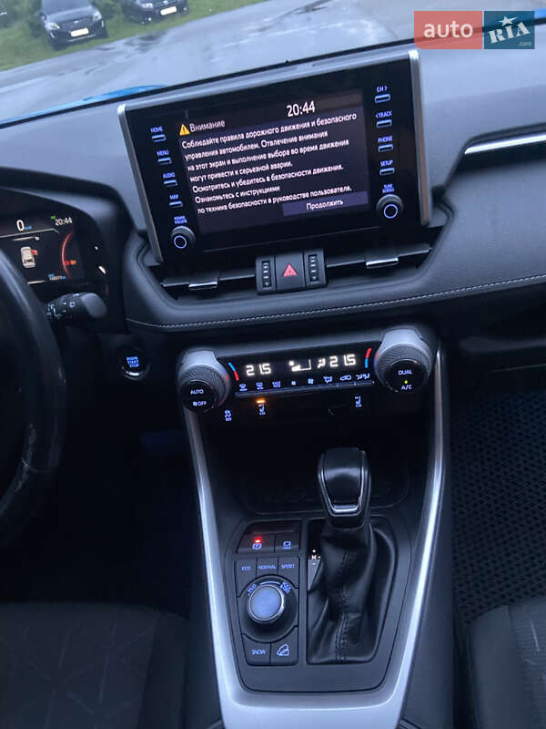 Позашляховик / Кросовер Toyota RAV4 2019 в Києві фото 12 Позашляховик / Кросовер Toyota RAV4 2019 в Києві