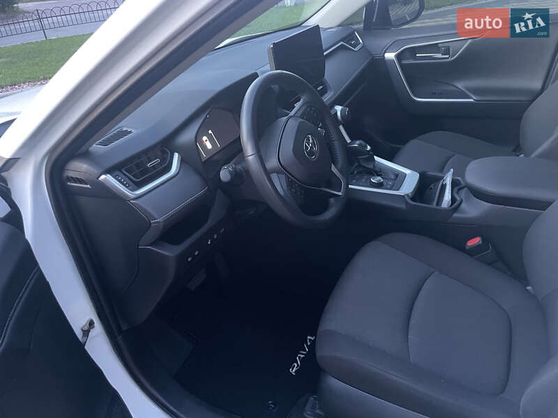 Позашляховик / Кросовер Toyota RAV4 2023 в Києві