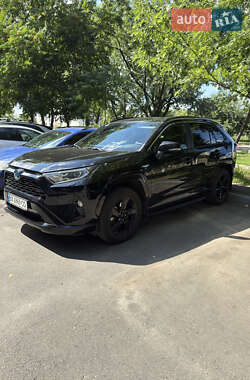 Внедорожник / Кроссовер Toyota RAV4 2020 в Киеве