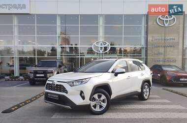Позашляховик / Кросовер Toyota RAV4 2020 в Києві
