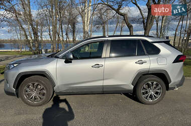 Внедорожник / Кроссовер Toyota RAV4 2022 в Киеве