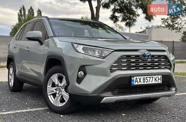 Внедорожник / Кроссовер Toyota RAV4 2021 в Киеве