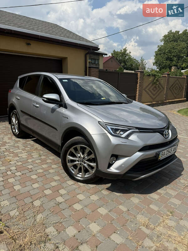 Позашляховик / Кросовер Toyota RAV4 2016 в Кропивницькому