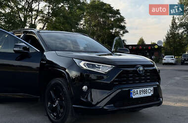 Внедорожник / Кроссовер Toyota RAV4 2020 в 