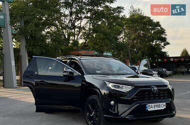 Внедорожник / Кроссовер Toyota RAV4 2020 в 