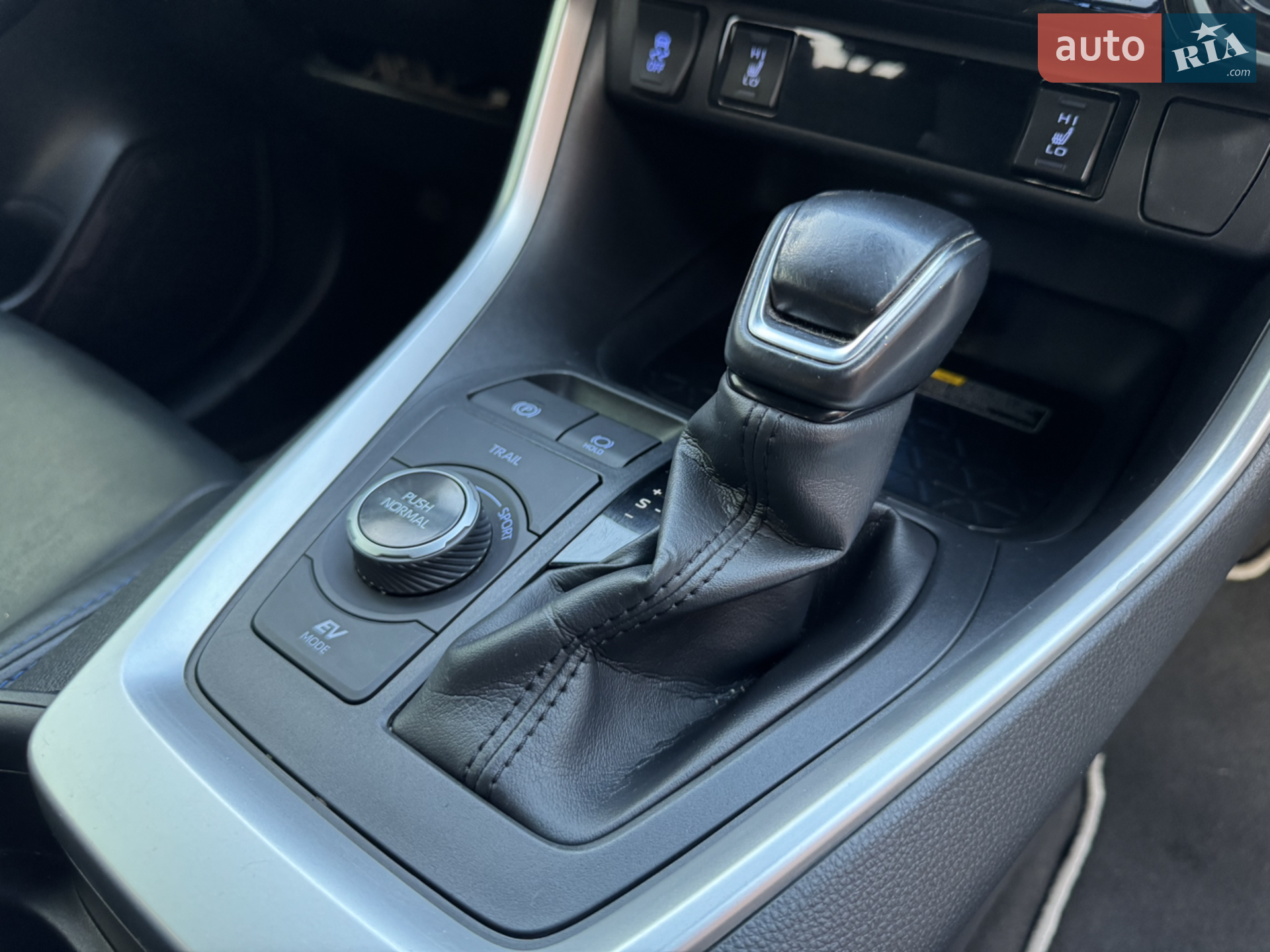 2020 Toyota RAV 4 - мініатюра 16