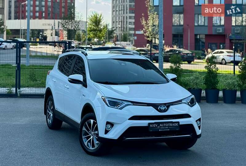 Позашляховик / Кросовер Toyota RAV4 2018 в Києві