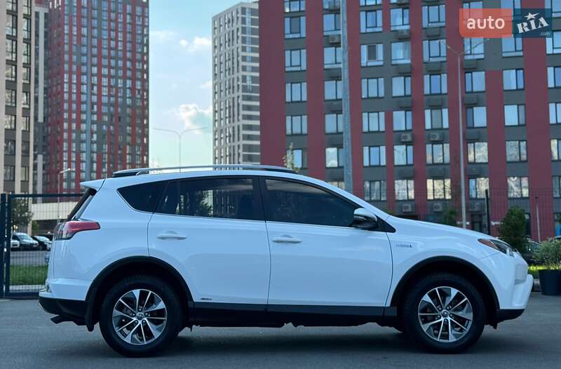 Позашляховик / Кросовер Toyota RAV4 2018 в Києві