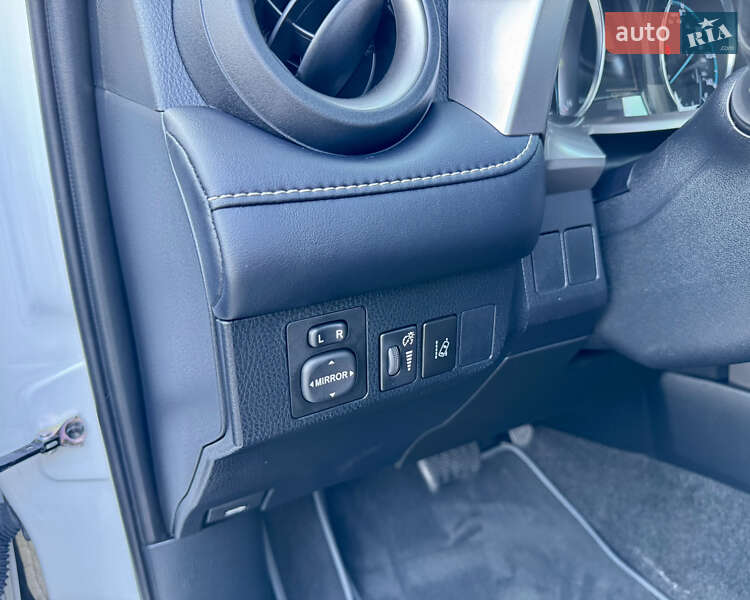 Позашляховик / Кросовер Toyota RAV4 2018 в Києві