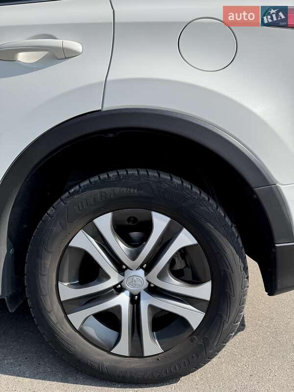 Внедорожник / Кроссовер Toyota RAV4 2018 в Верхнеднепровске фото 11 Внедорожник / Кроссовер Toyota RAV4 2018 в Верхнеднепровске