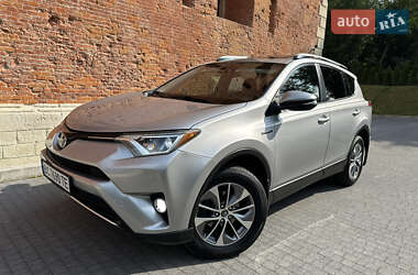 Внедорожник / Кроссовер Toyota RAV4 2017 в Львове