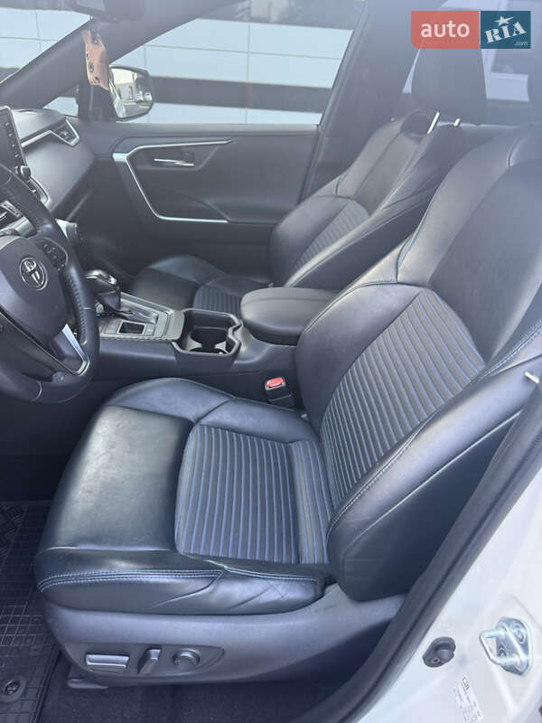 Позашляховик / Кросовер Toyota RAV4 2019 в Одесі