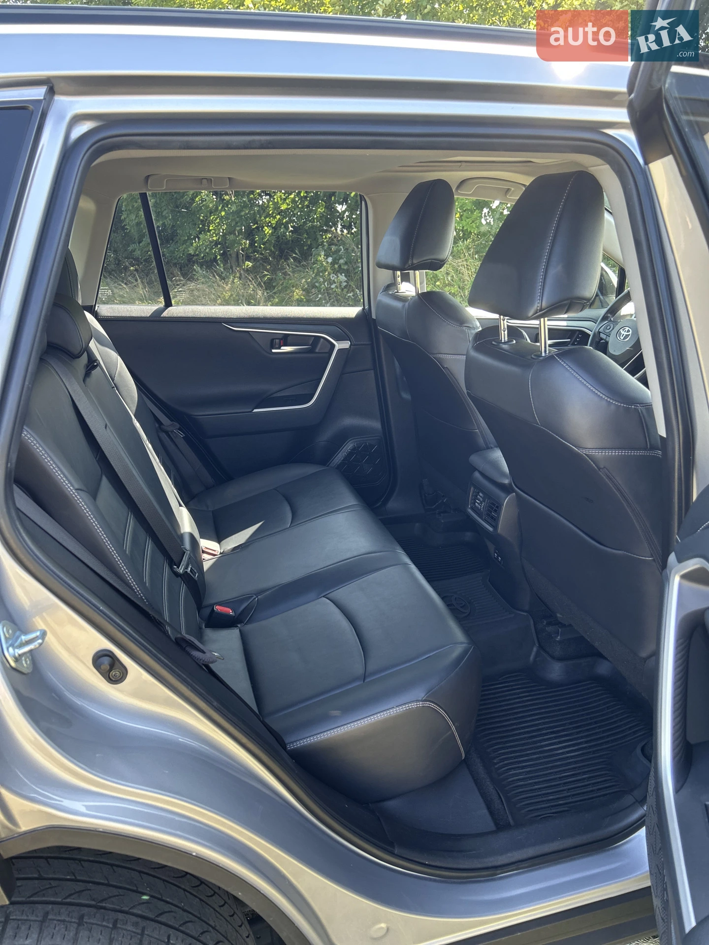 2019 Toyota RAV 4 - мініатюра 8