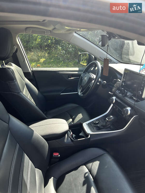 Позашляховик / Кросовер Toyota RAV4 2019 в Кременчуці