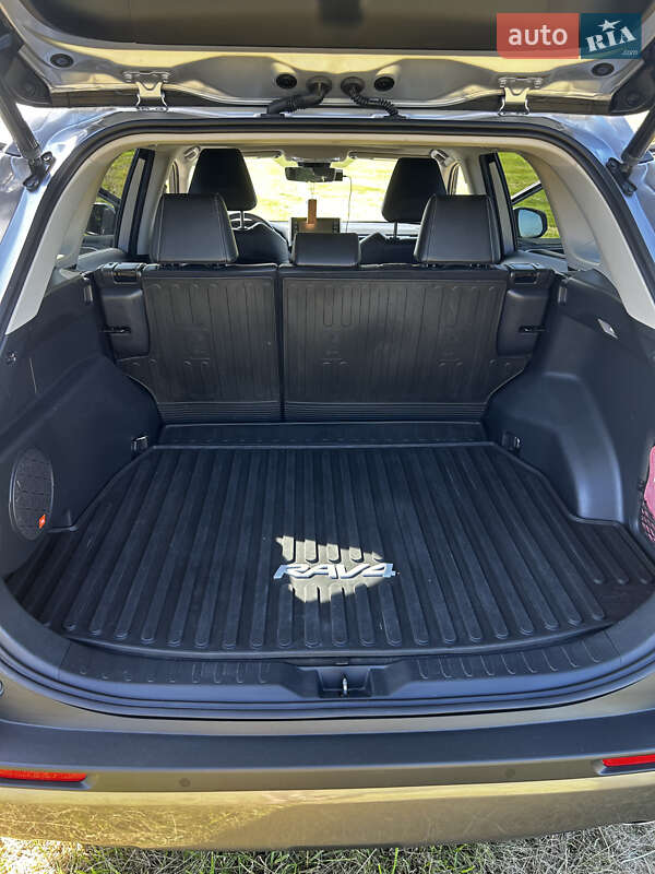 Позашляховик / Кросовер Toyota RAV4 2019 в Кременчуці