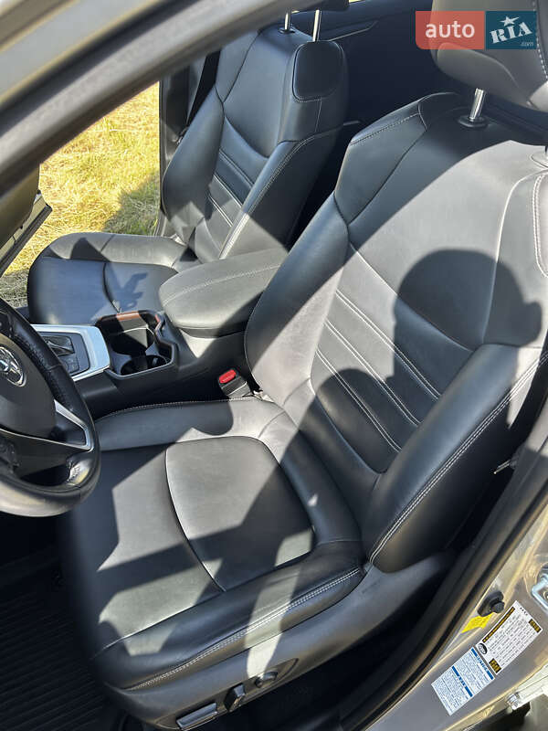 Позашляховик / Кросовер Toyota RAV4 2019 в Кременчуці