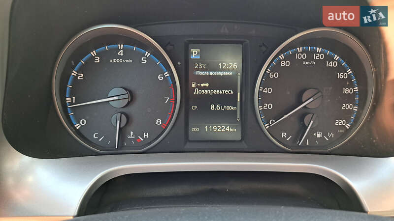 Внедорожник / Кроссовер Toyota RAV4 2016 в Ужгороде