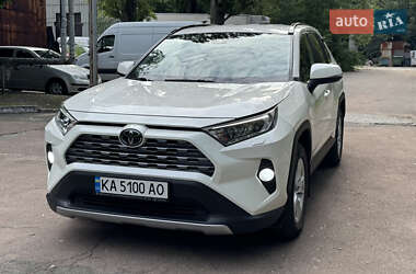 Внедорожник / Кроссовер Toyota RAV4 2020 в Киеве