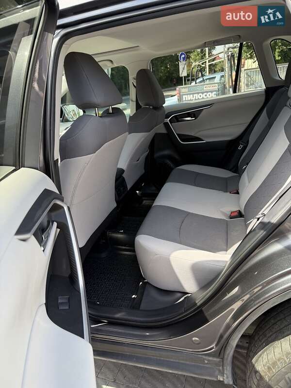 Позашляховик / Кросовер Toyota RAV4 2021 в Тернополі фото 15 Позашляховик / Кросовер Toyota RAV4 2021 в Тернополі