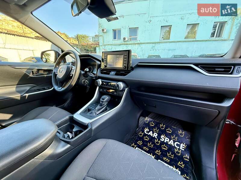 Позашляховик / Кросовер Toyota RAV4 2019 в Одесі