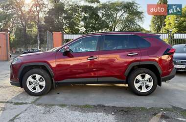 Внедорожник / Кроссовер Toyota RAV4 2019 в 