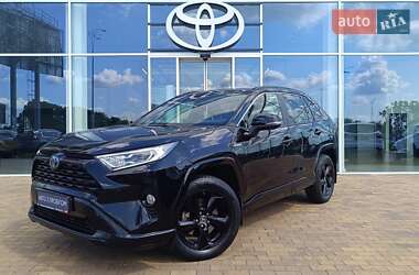 Внедорожник / Кроссовер Toyota RAV4 2020 в Киеве