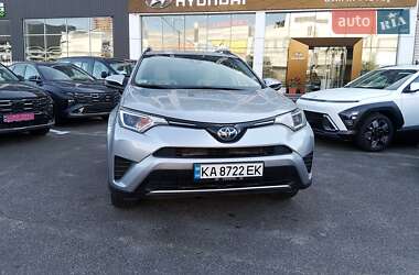 Внедорожник / Кроссовер Toyota RAV4 2018 в Киеве