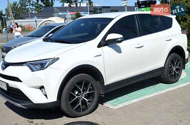 Внедорожник / Кроссовер Toyota RAV4 2017 в Виннице