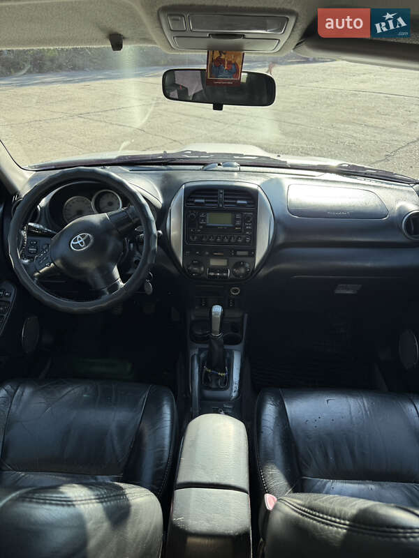 Позашляховик / Кросовер Toyota RAV4 2005 в Деражні