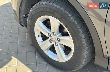 Внедорожник / Кроссовер Toyota RAV4 2013 в 