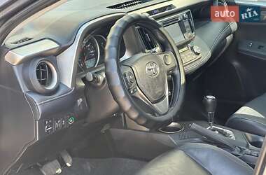 Внедорожник / Кроссовер Toyota RAV4 2013 в 