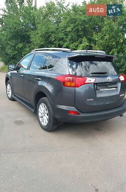 Внедорожник / Кроссовер Toyota RAV4 2014 в 