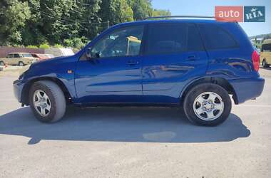 Внедорожник / Кроссовер Toyota RAV4 2002 в Кременце