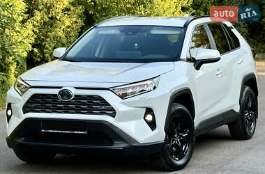 Позашляховик / Кросовер Toyota RAV4 2023 в Рівному
