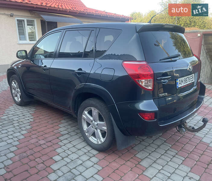 Позашляховик / Кросовер Toyota RAV4 2008 в Коростишеві