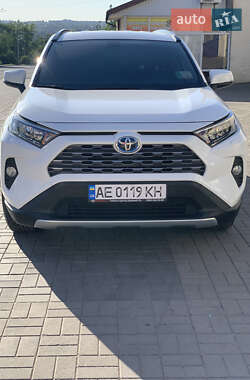 Внедорожник / Кроссовер Toyota RAV4 2019 в Кривом Роге
