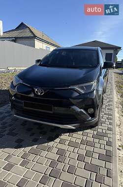 Позашляховик / Кросовер Toyota RAV4 2015 в Глобиному