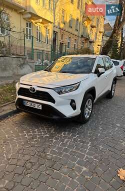 Внедорожник / Кроссовер Toyota RAV4 2019 в Львове