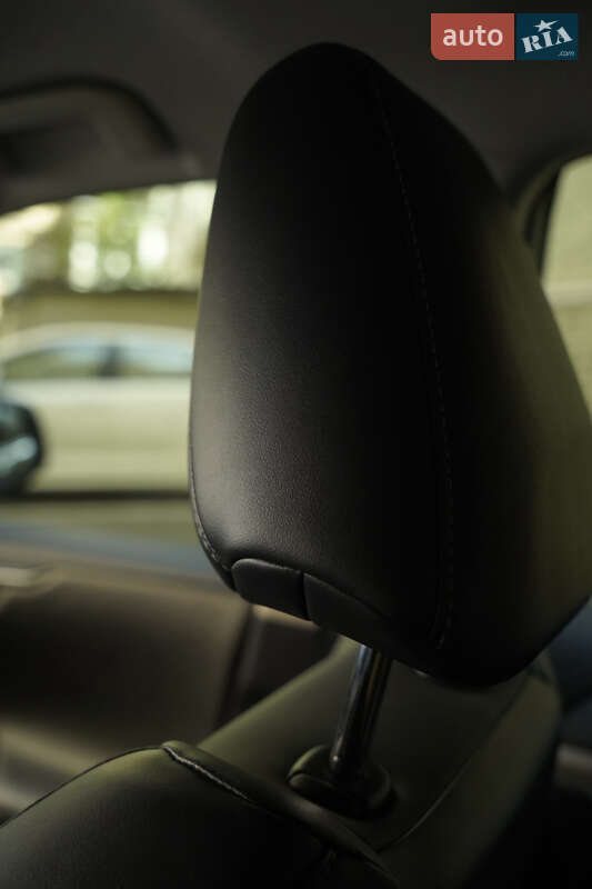 Позашляховик / Кросовер Toyota RAV4 2021 в Києві